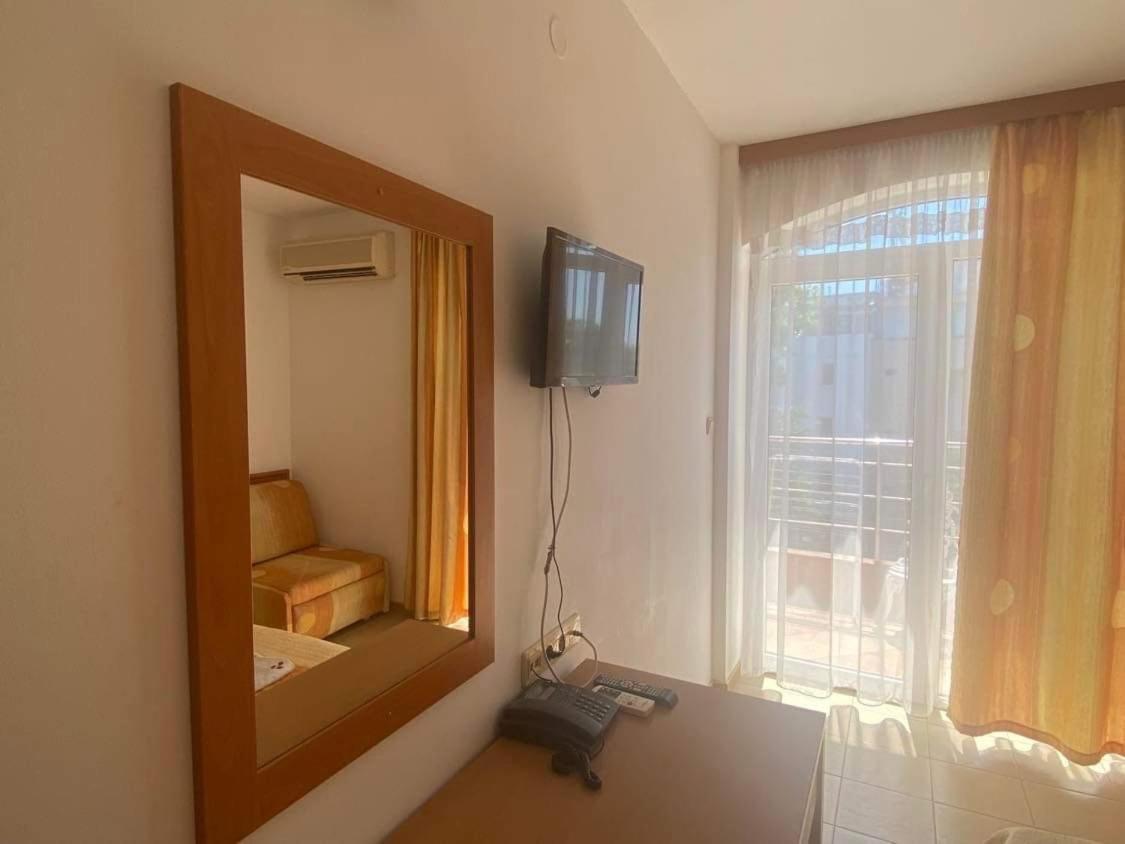 Concordia Plaza 2 Hotell Primorsko Exteriör bild